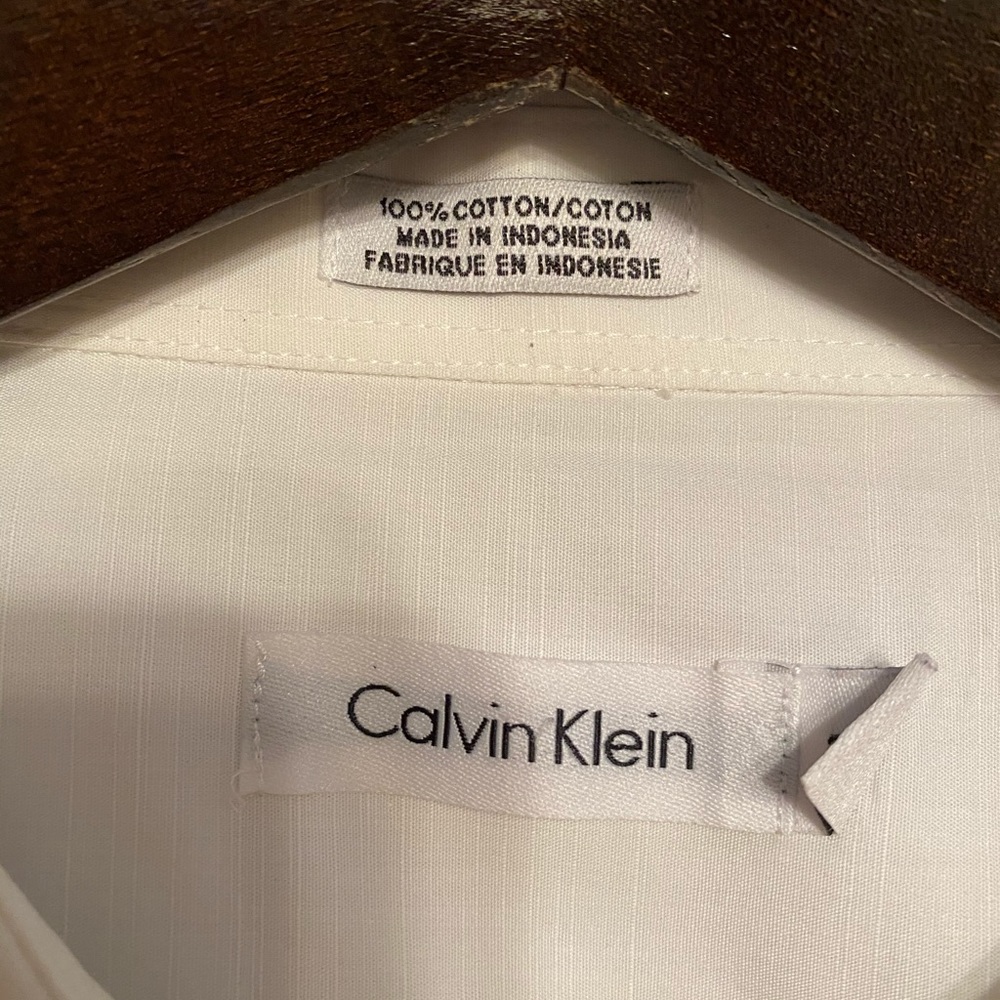 Calvin Klein : Button Down - Picture 4 of 4